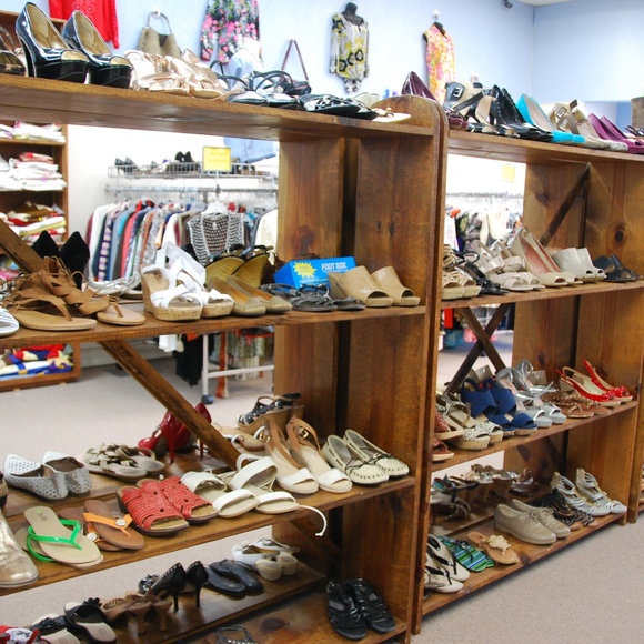 Meet your Posher's John & Carrie - Picture 4 of 7